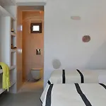 Key 2 * Santa Maria (Paros)